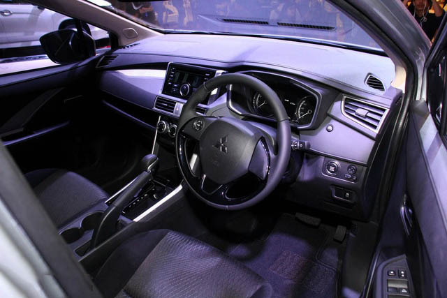 Cận cảnh MPV 7 chỗ Mitsubishi Expander hoàn toàn mới
