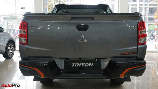 Đối thủ Ford Ranger Wildtrak - Mitsubishi Triton Athlete xuất hiện sớm