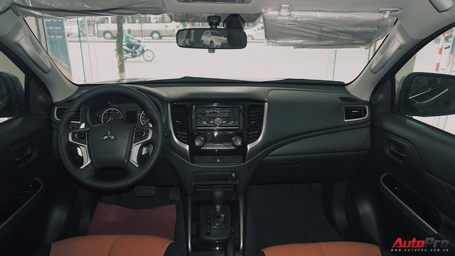 Đối thủ Ford Ranger Wildtrak - Mitsubishi Triton Athlete xuất hiện sớm