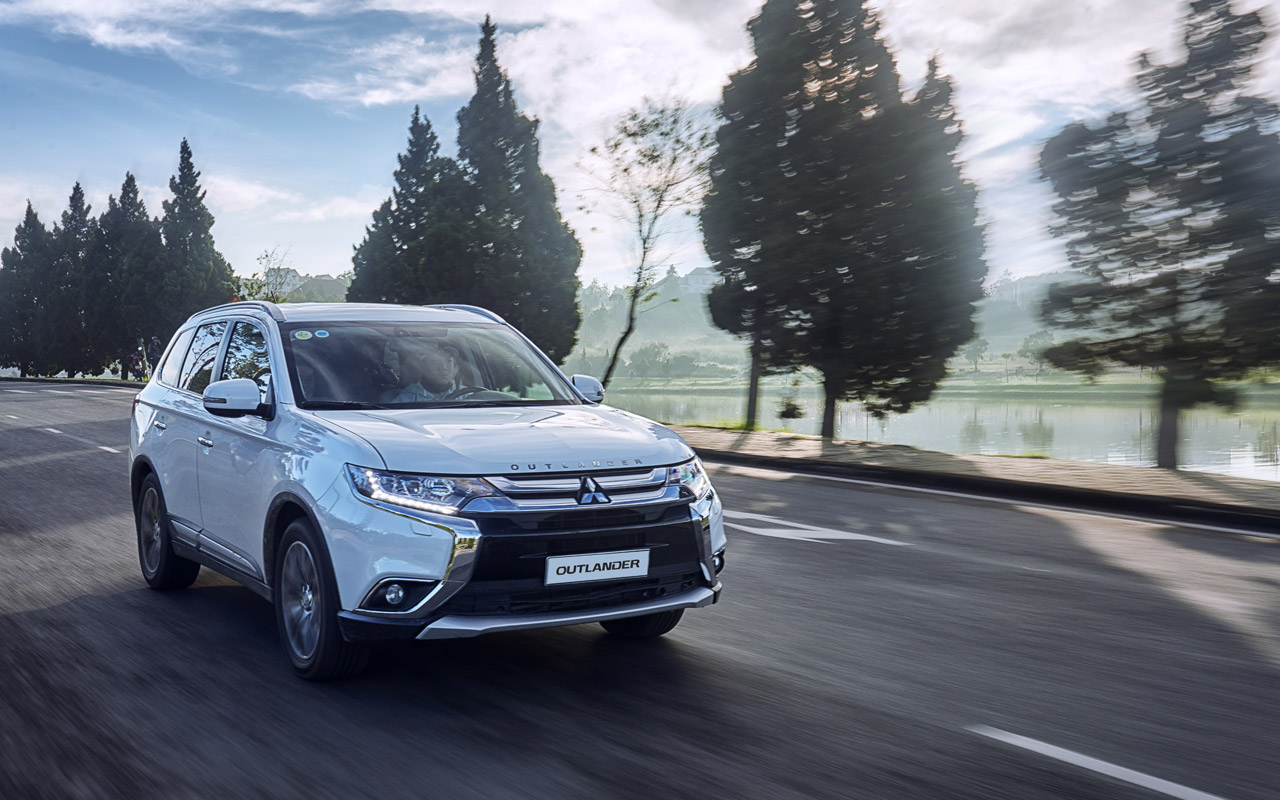 Giá xe Mitsubishi Outlander 2020 lăn bánh mới tháng 3